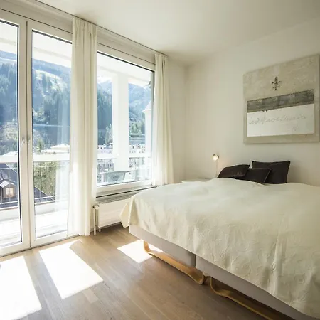 Spacious With Mountain View Apartment