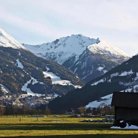 Spacious With Mountain View Apartment *