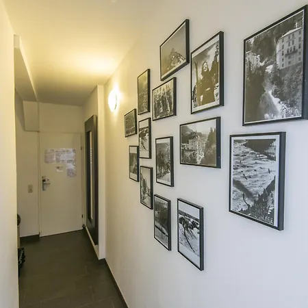 Vakantiehuis Spacious With Mountain View Bad Gastein