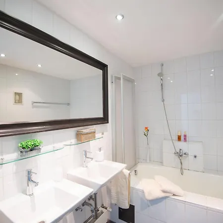 Vakantiehuis Spacious With Mountain View *